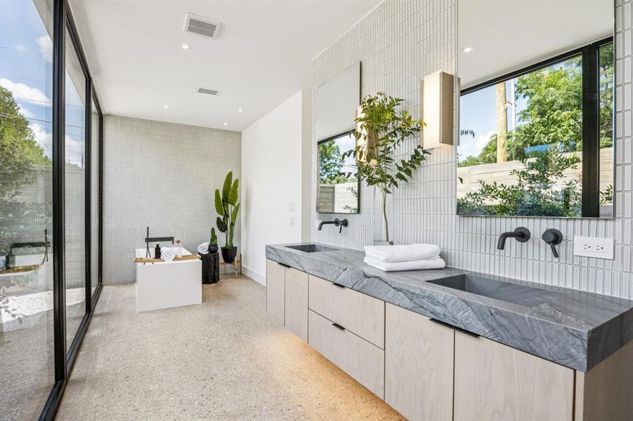 Furnished interior view inside a new home in , Dallas (Image 30). Furnished interior view inside a new home in , Dallas (Image 30).