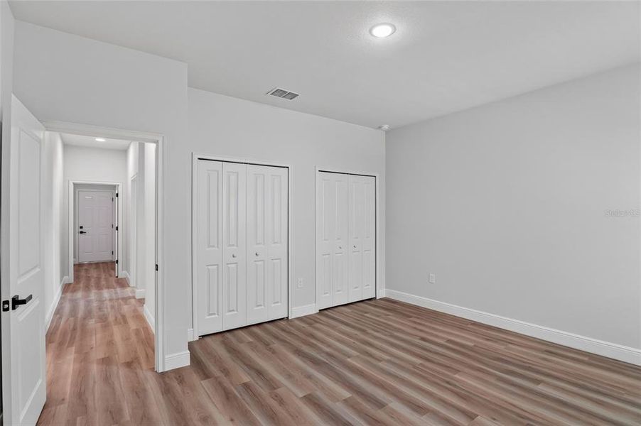 Spacious, unfurnished interior of a new home in , Homosassa (Image 20).