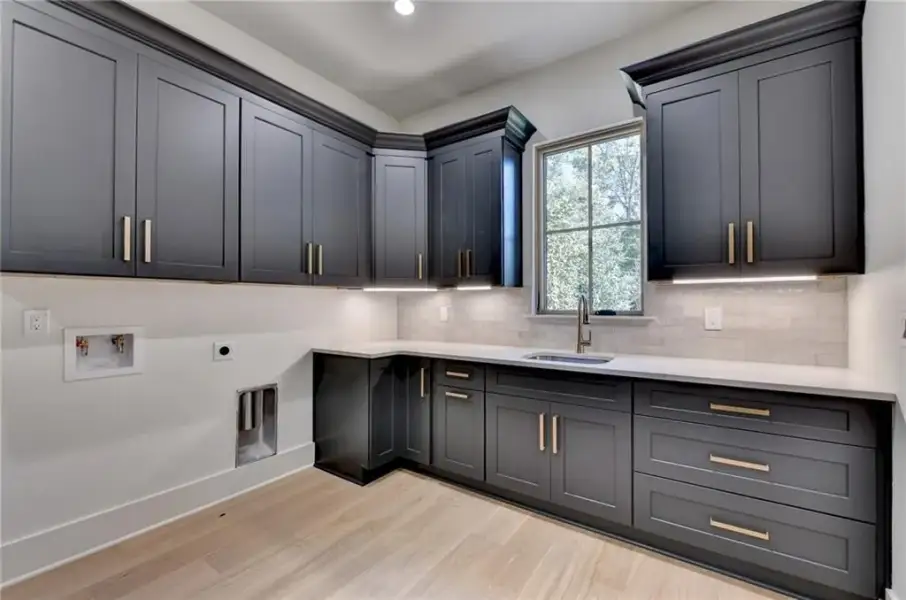 Furnished interior view inside a new home in Lyndon Creek, Milton (Image 45).
