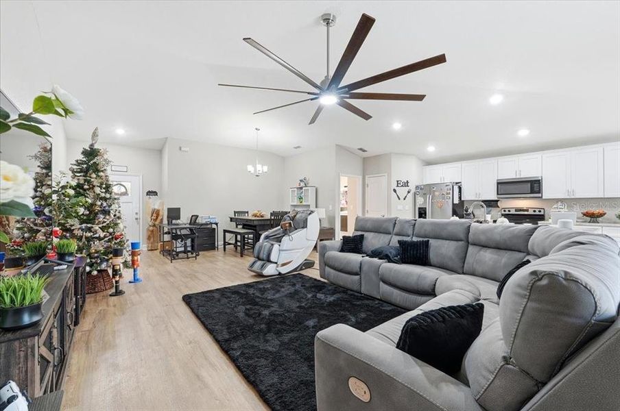 Furnished interior view inside a new home in , Auburndale (Image 12).