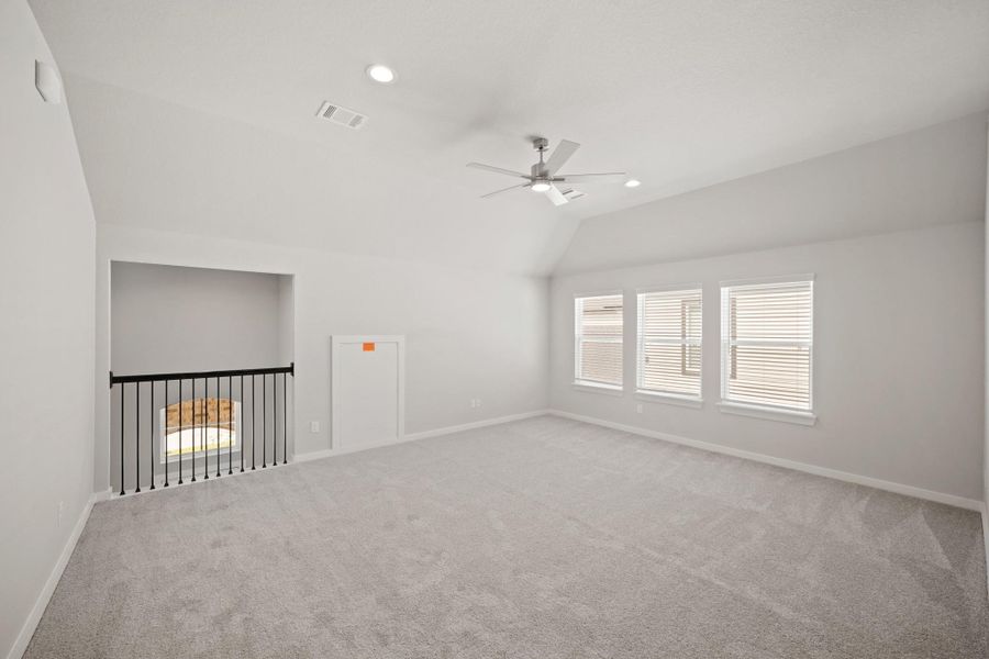 Spacious, unfurnished interior of a new home in Morton Creek Ranch, Katy (Image 10).