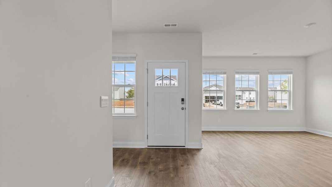 Spacious, unfurnished interior of a new home in Tyler - Home on the Lake, New Bern (Image 11). Spacious, unfurnished interior of a new home in Tyler - Home on the Lake, New Bern (Image 11).