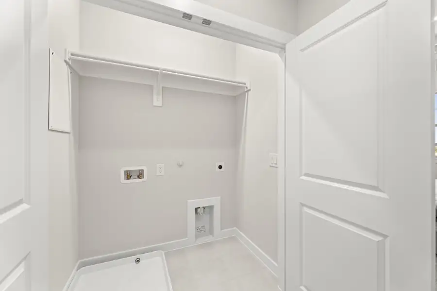 Spacious, unfurnished interior of a new home in Wildridge, Oak Point (Image 22). Spacious, unfurnished interior of a new home in Wildridge, Oak Point (Image 22).