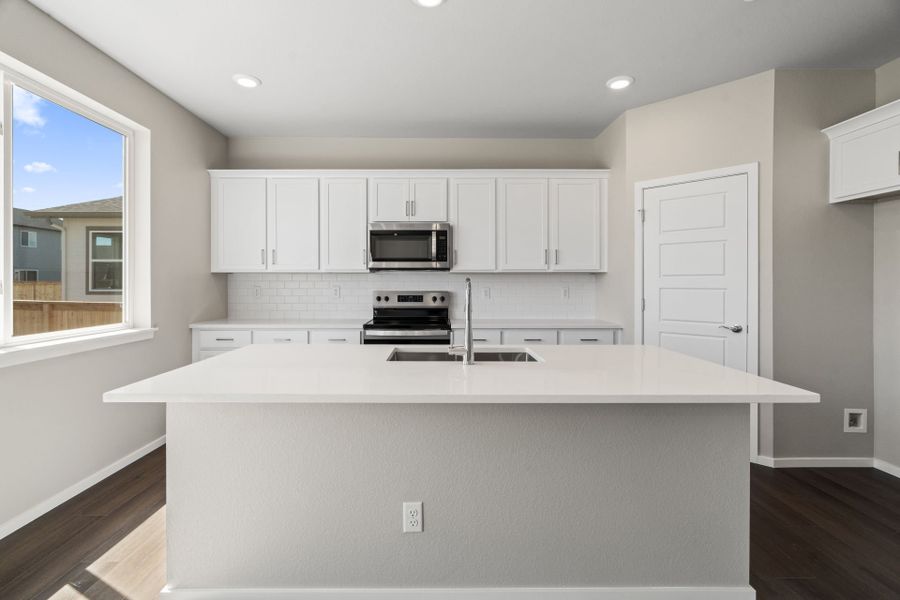 Furnished interior view inside a new home in Wolf Creek Run West, Strasburg (Image 6).