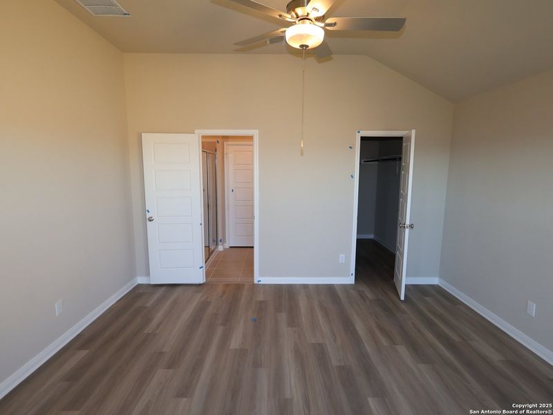 Spacious, unfurnished interior of a new home in Park Place, New Braunfels (Image 32). Spacious, unfurnished interior of a new home in Park Place, New Braunfels (Image 32).