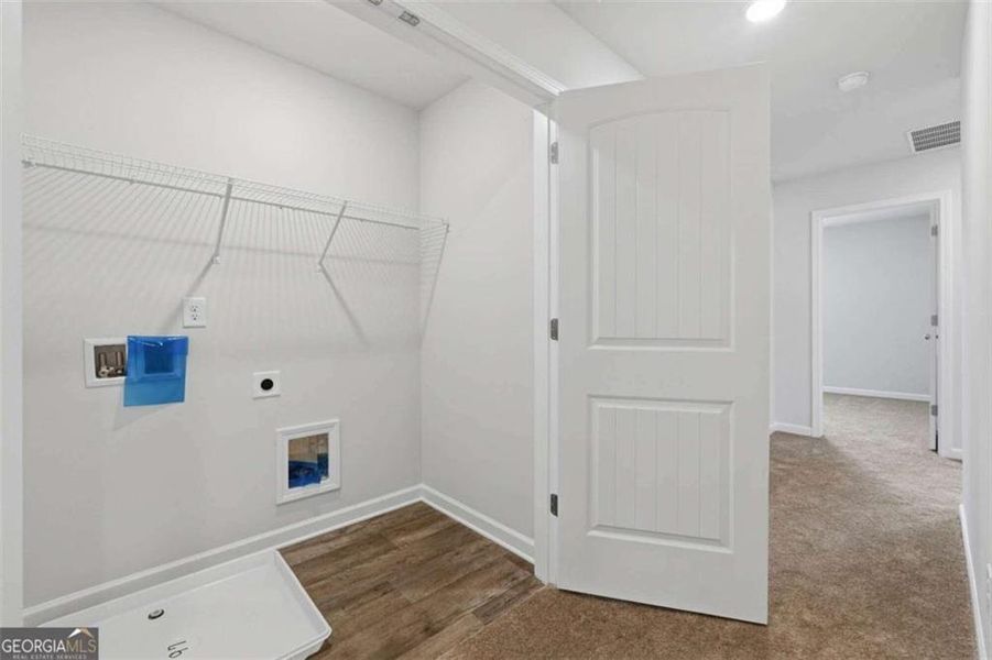 Spacious, unfurnished interior of a new home in The Grove At Mundy Mill, Gainesville (Image 18).