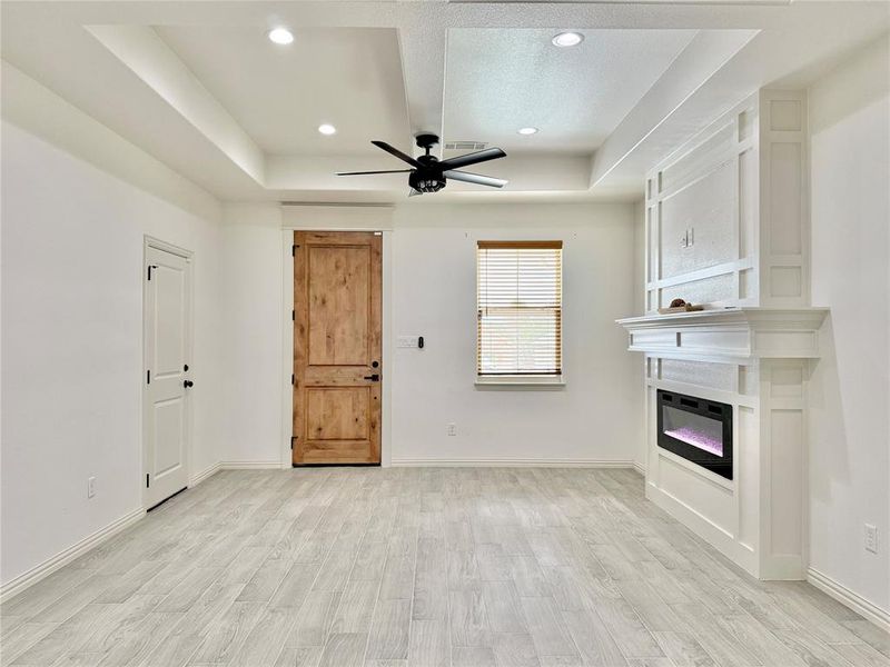 Spacious, unfurnished interior of a new home in , Granbury (Image 16).