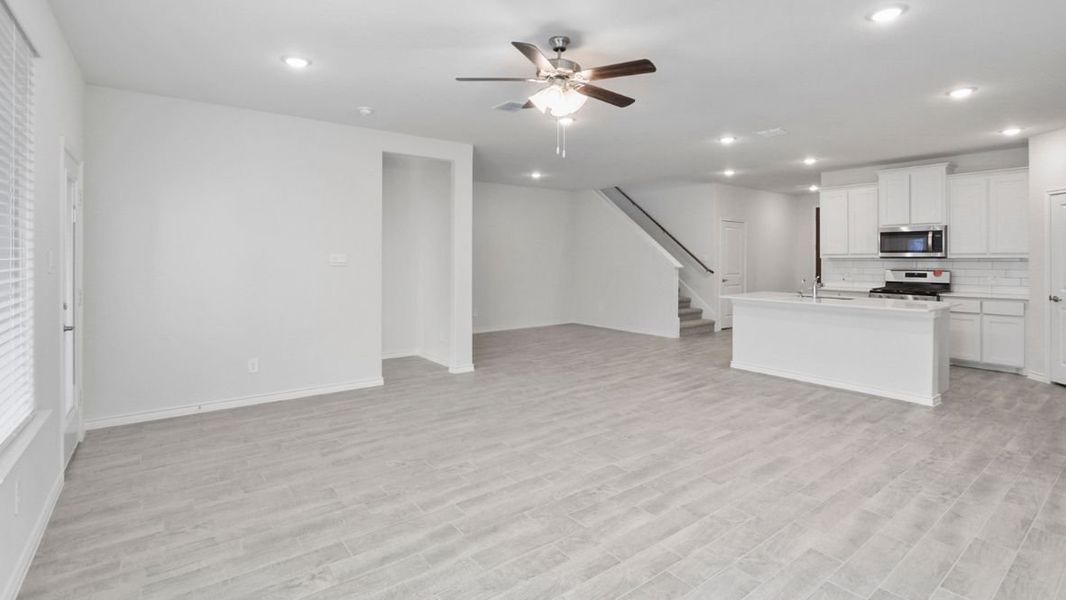 Spacious, unfurnished interior of a new home in The Preserve at Forum, Grand Prairie (Image 9). Spacious, unfurnished interior of a new home in The Preserve at Forum, Grand Prairie (Image 9).
