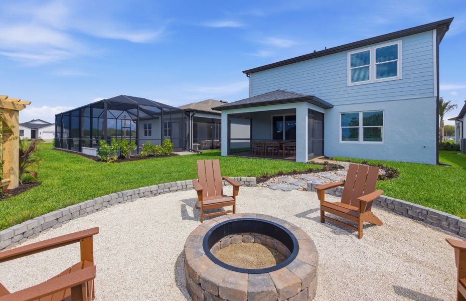 Representative exterior details of a home built from the Mill Run by Pulte Homes in Reagan Landing, Bradenton (Image 3).