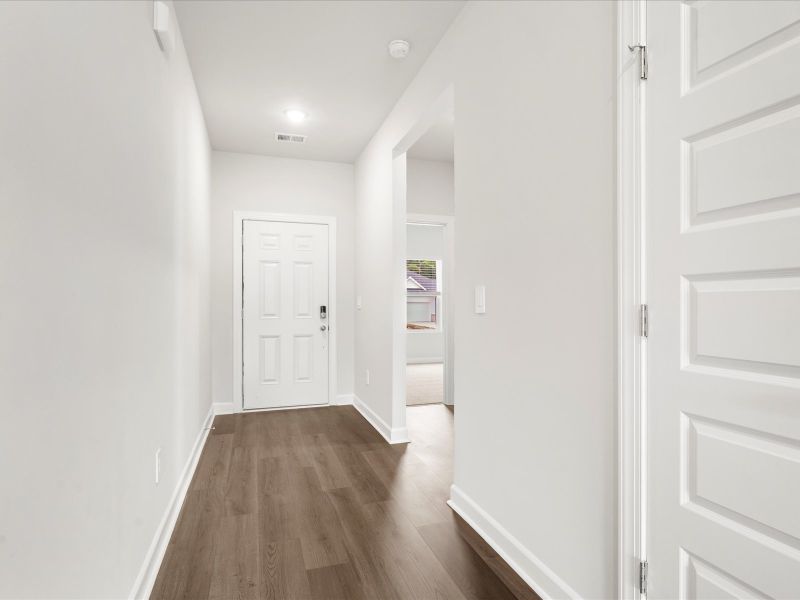 Spacious, unfurnished interior of a new home in Vickery Station, Woodruff (Image 13).