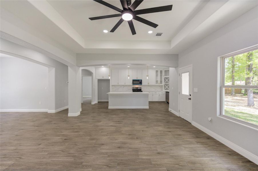 Spacious, unfurnished interior of a new home in , Woodbranch (Image 29).