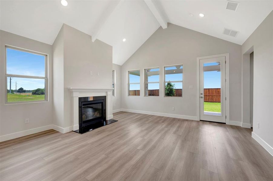 Spacious, unfurnished interior of a new home in Heritage Ranch, Sherman (Image 13). Spacious, unfurnished interior of a new home in Heritage Ranch, Sherman (Image 13).