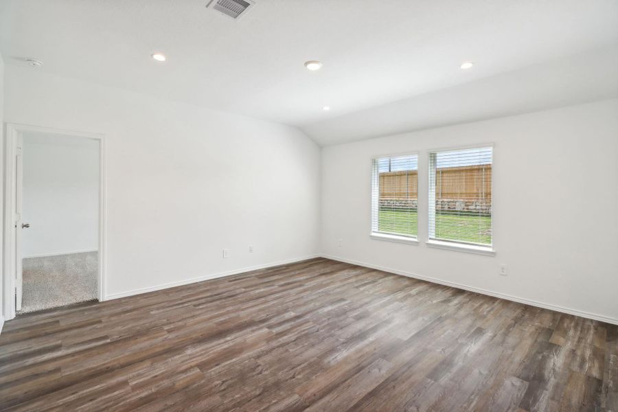 Spacious, unfurnished interior of a new home in Maple Woods, Hockley (Image 11).
