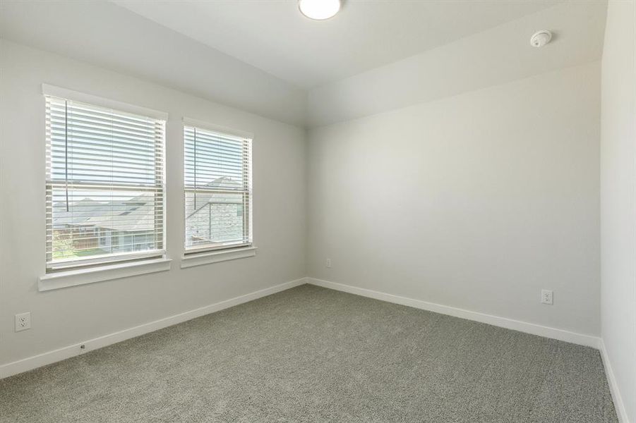 Spacious, unfurnished interior of a new home in Windmore, Princeton (Image 20).
