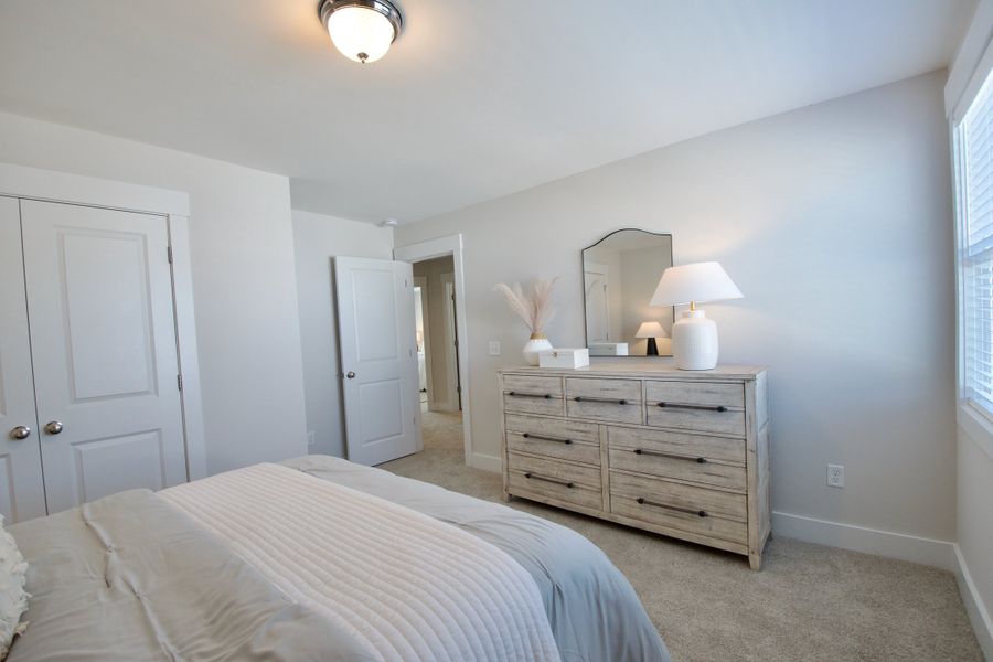 Furnished interior view inside a new home in Patriot’s Watch, Shallotte (Image 10).