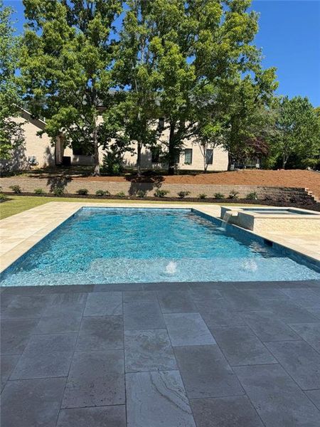 Community amenities in , Buford (Image 38).