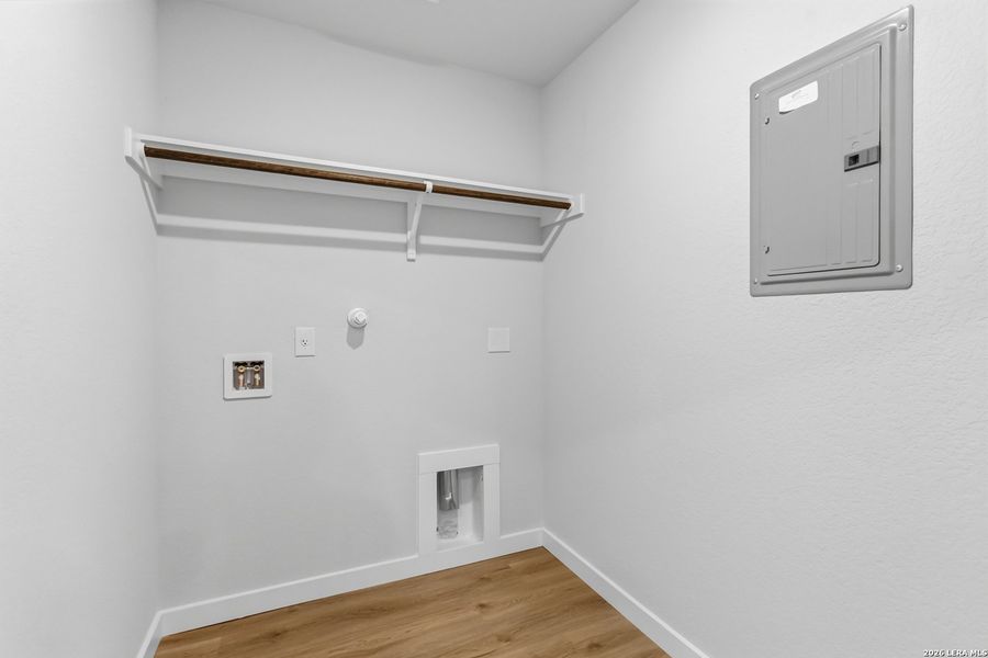 Spacious, unfurnished interior of a new home in Hickory Ridge, Elmendorf (Image 25). Spacious, unfurnished interior of a new home in Hickory Ridge, Elmendorf (Image 25).