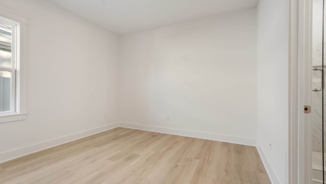 Representative unfurnished interior of a home built from the Ava by D.R. Horton in Parkside, Santa Rosa Beach (Image 42).