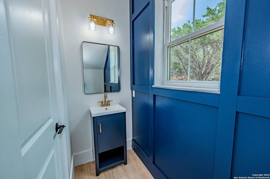 Furnished interior view inside a new home in , Bandera (Image 5).