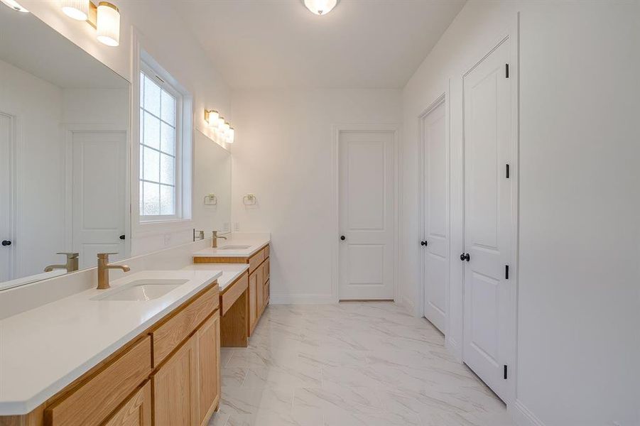 Furnished interior view inside a new home in Whitestone Heights, Benbrook (Image 6).