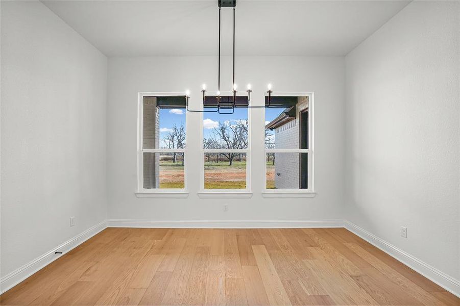 Spacious, unfurnished interior of a new home in Pecan Plantation, Granbury (Image 31).