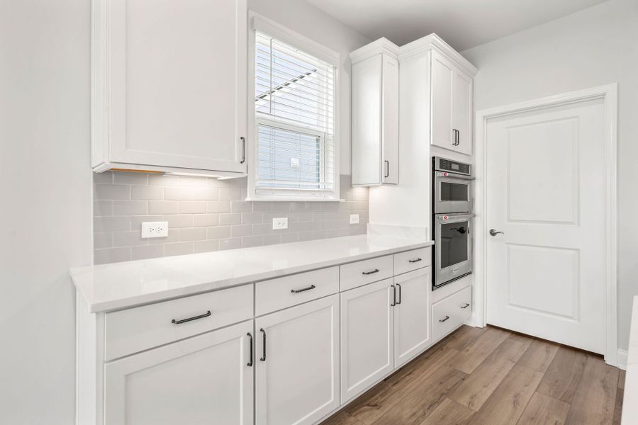 Kitchen with Oversized Island