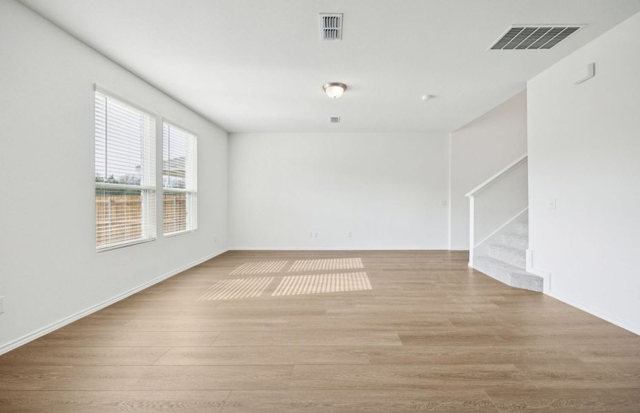 Spacious, unfurnished interior of a new home in Mobberly Farms, Pilot Point (Image 14).