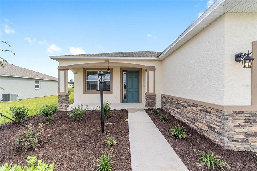 Exterior details and patio area of a home in , Ocala (Image 2). Exterior details and patio area of a home in , Ocala (Image 2).