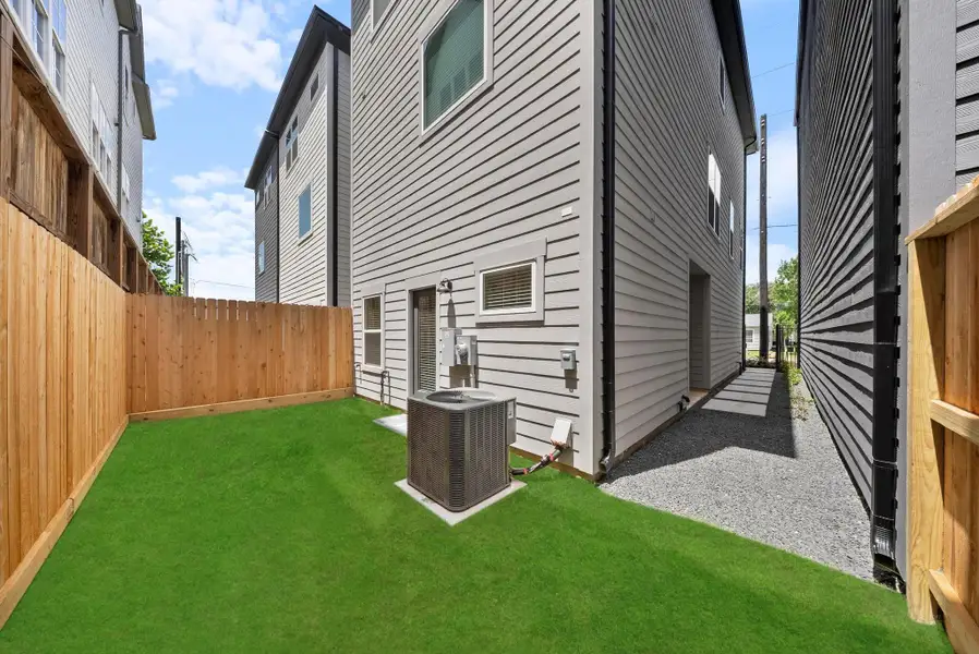 Exterior details and patio area of a home in Skyline Homes at Lou Ellen, Houston (Image 3).