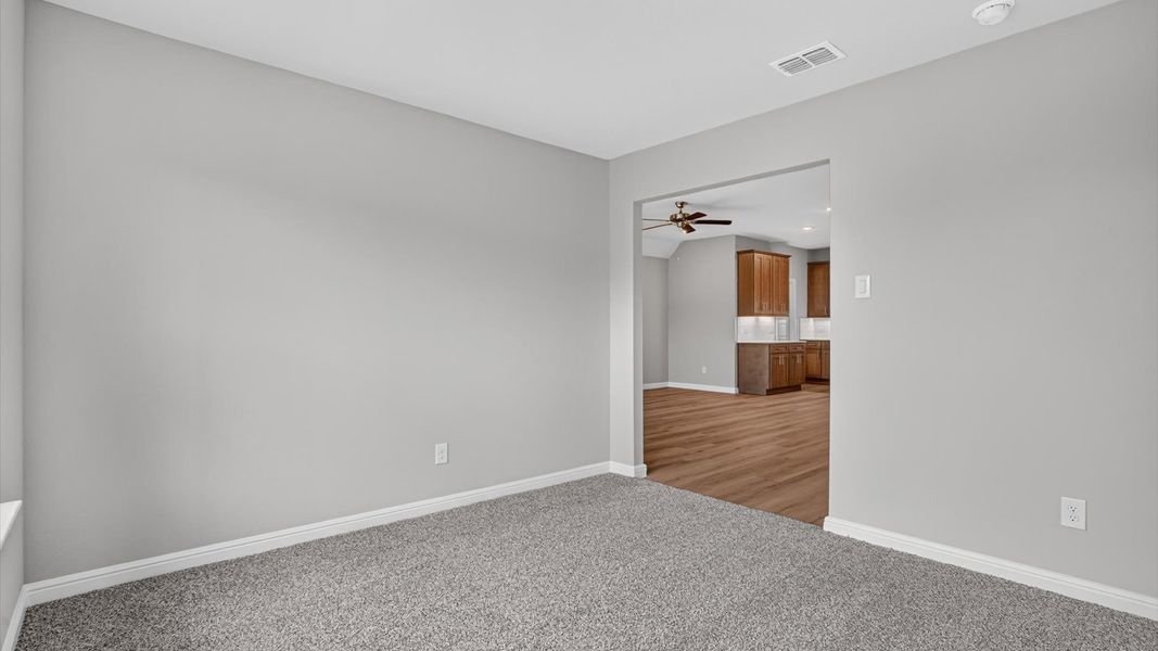 Spacious, unfurnished interior of a new home in Sandstone Estates, Granbury (Image 27).