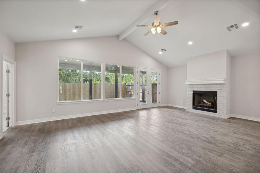 Spacious, unfurnished interior of a new home in , Livingston (Image 27).