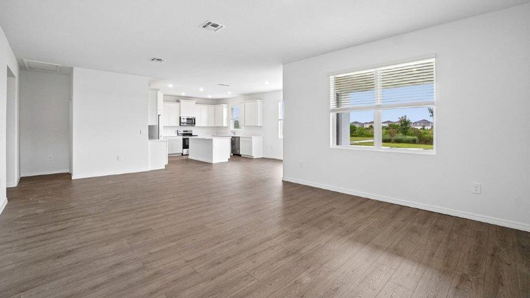 Representative unfurnished interior of a home built from the THE McKENNA by D.R. Horton in Summerlin at Hawthorne Ranch, Lakeland (Image 18).