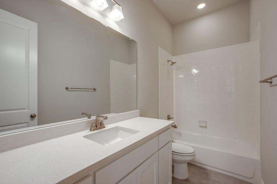 Plan 1630 Secondary Bathroom Representative Image