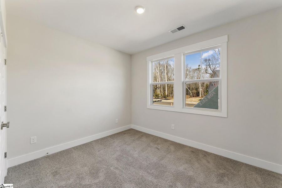 Spacious, unfurnished interior of a new home in Saratoga Oaks, Williamston (Image 30).