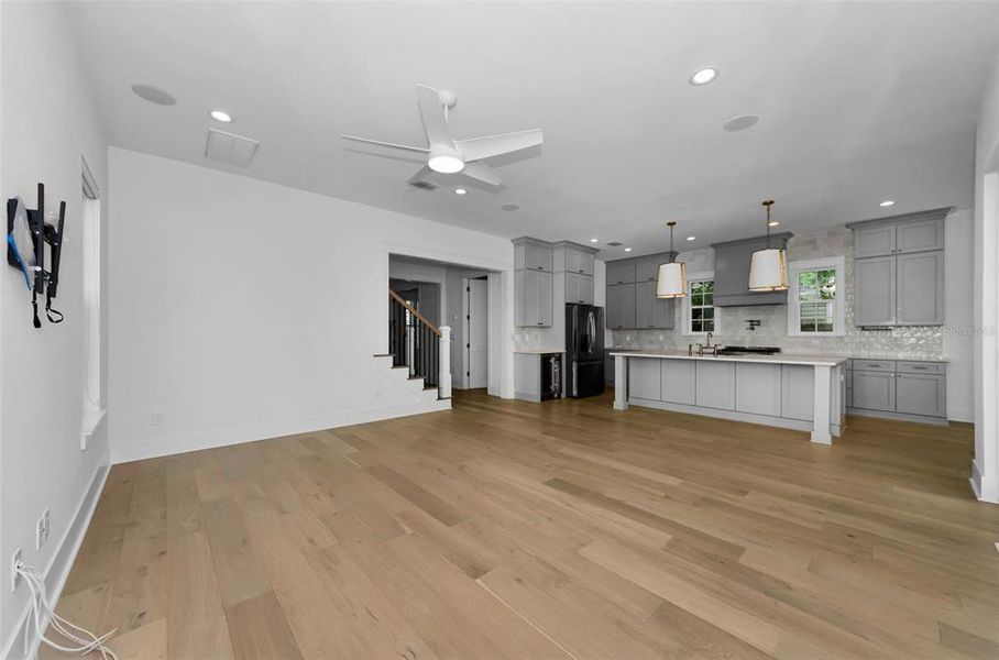 Spacious, unfurnished interior of a new home in , St. Petersburg (Image 48). Spacious, unfurnished interior of a new home in , St. Petersburg (Image 48).