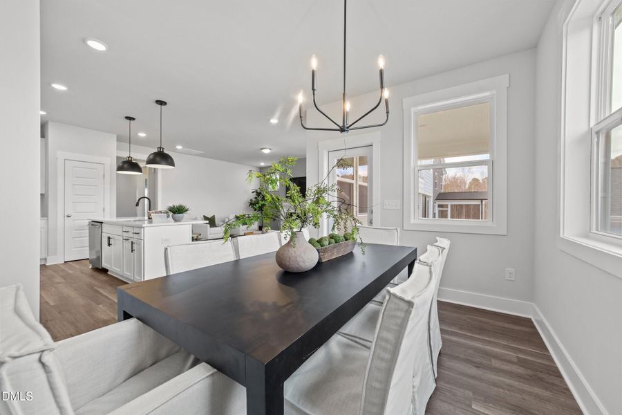 Dining Room - Yin & Yang Interior