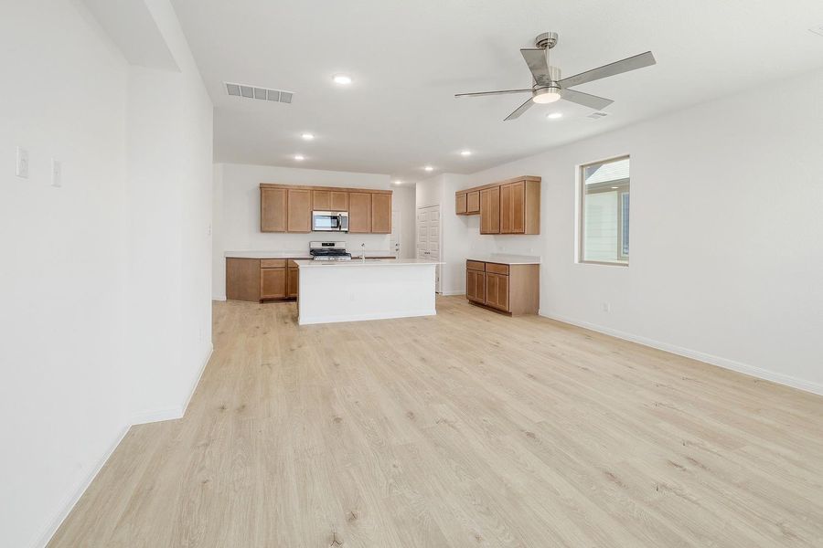 Spacious, unfurnished interior of a new home in Trinity Ranch, Elgin (Image 55). Spacious, unfurnished interior of a new home in Trinity Ranch, Elgin (Image 55).