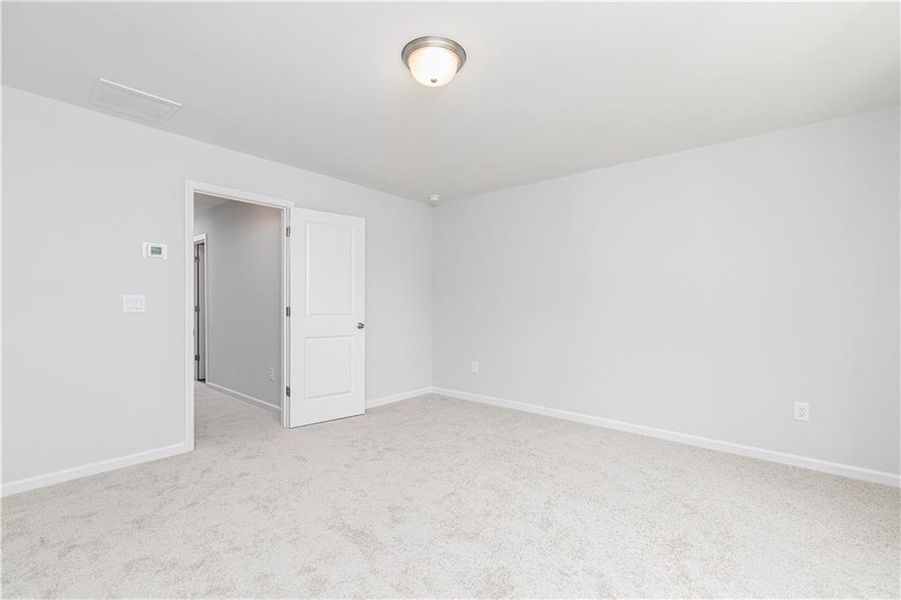 Spacious, unfurnished interior of a new home in Rhodes Glen, Lawrenceville (Image 28).