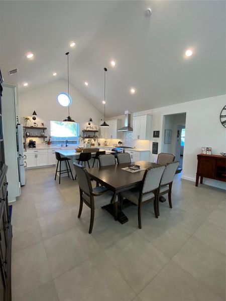 Furnished interior view inside a new home in Centennial Oaks, Santa Fe (Image 15).