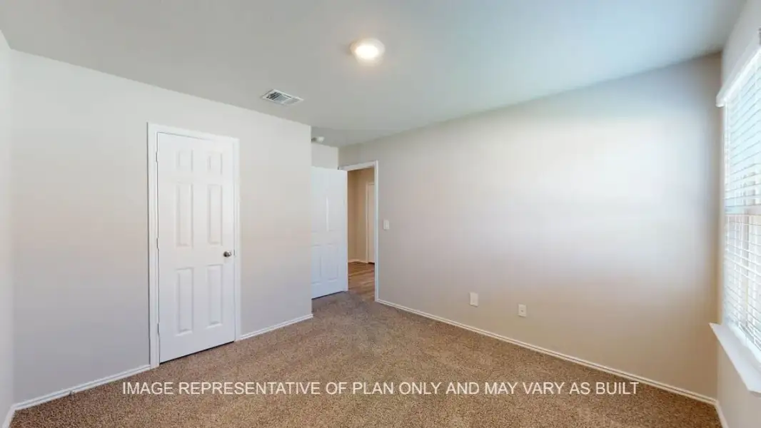 Spacious, unfurnished interior of a new home in Park Meadows, Lorena (Image 28).