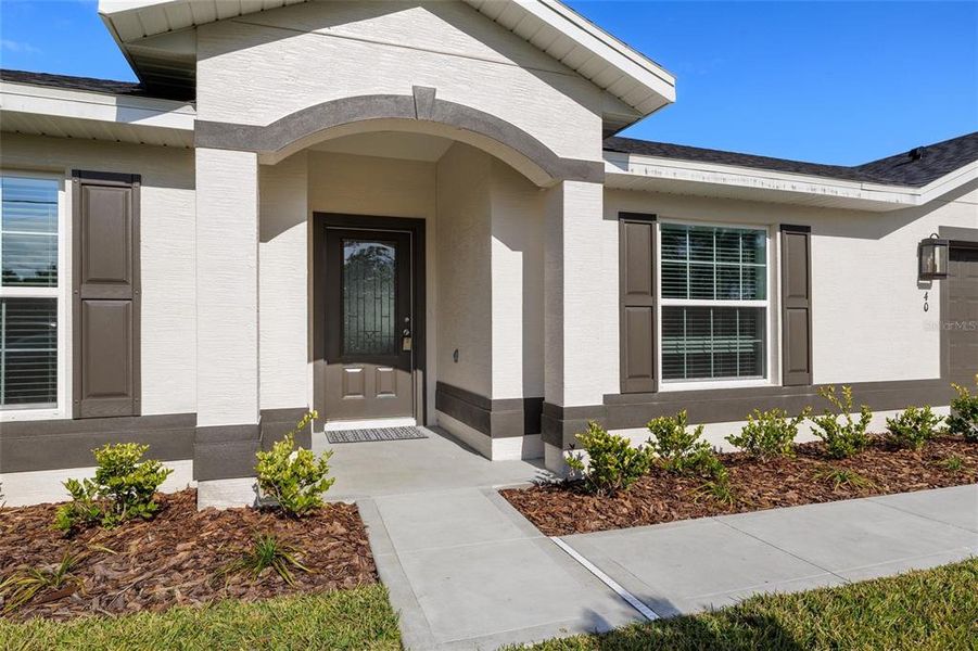 Exterior details and patio area of a home in , Palm Coast (Image 3).