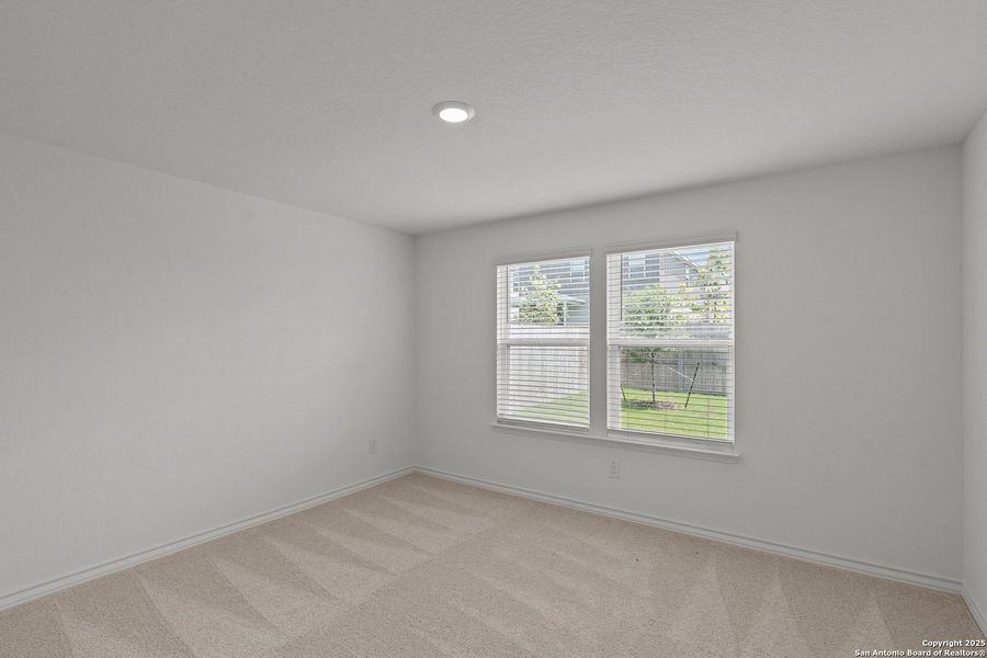 Spacious, unfurnished interior of a new home in Corley Farms, Boerne (Image 17).