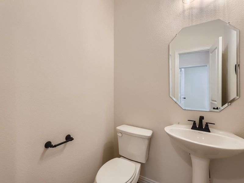 Plan 1531 Powder Room Representative Photo