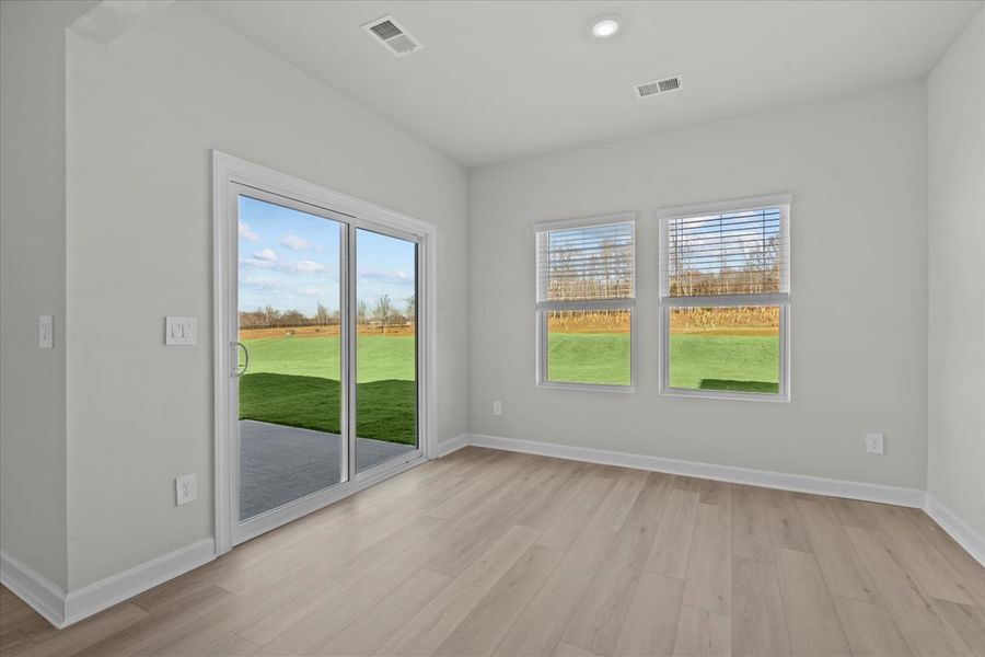 Spacious, unfurnished interior of a new home in Pleasant Brook, Greenville (Image 11).