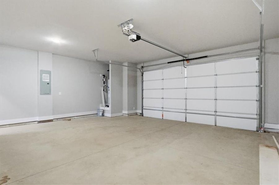 Spacious, unfurnished interior of a new home in , Statham (Image 69).