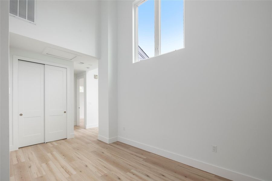 Spacious, unfurnished interior of a new home in , Austin (Image 15).