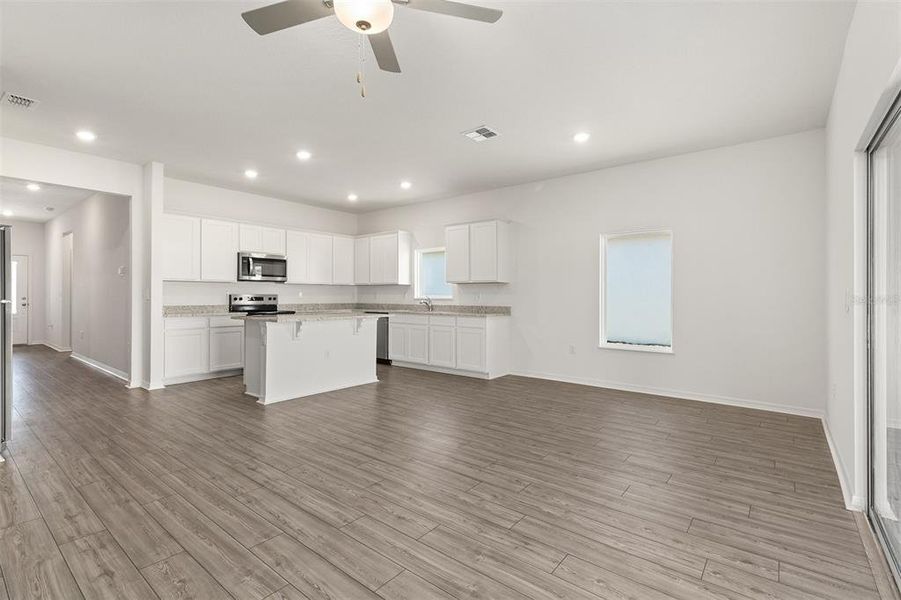 Spacious, unfurnished interior of a new home in Peach Crossings, Winter Haven (Image 13). Spacious, unfurnished interior of a new home in Peach Crossings, Winter Haven (Image 13).