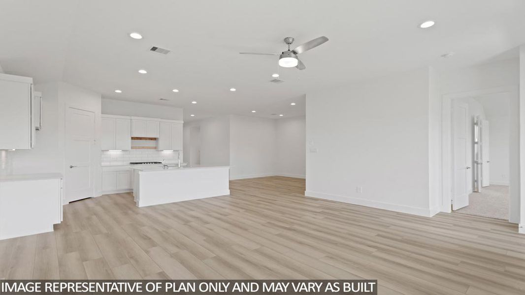 Spacious, unfurnished interior of a new home in Silverthorne, Conroe (Image 21).