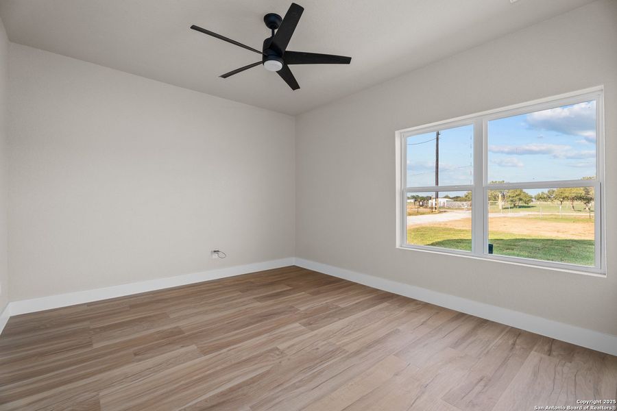 Spacious, unfurnished interior of a new home in , San Antonio (Image 13).