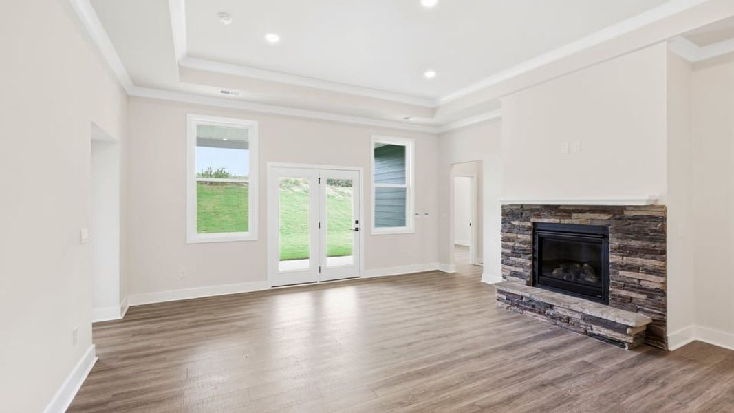 Spacious, unfurnished interior of a new home in Sycamore Cove, Woodruff (Image 27).